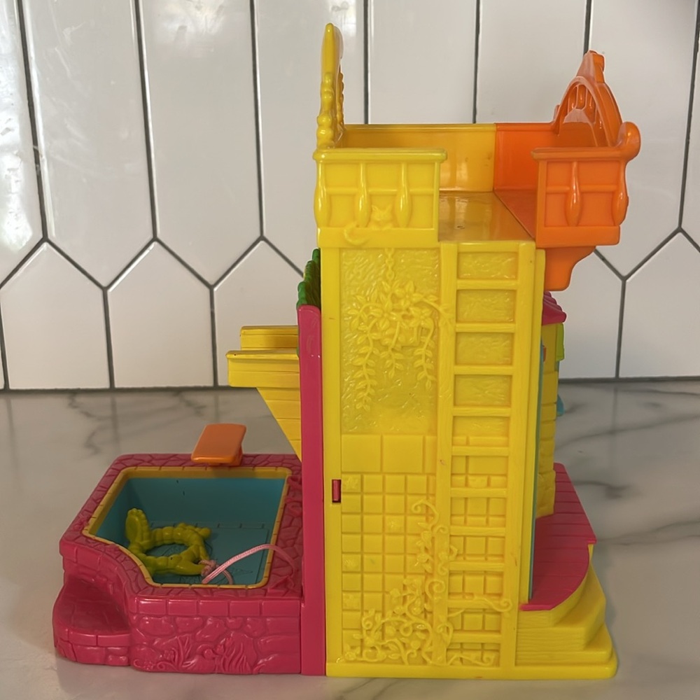 2004 Fisher Price Sweet Streets Village Dance Studio & Swimming Pool - Picture 9 of 10